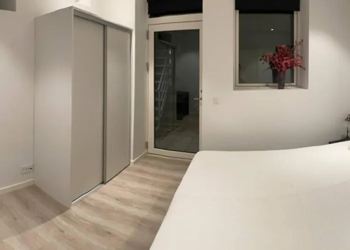 Central Kaelder Lejlighed *